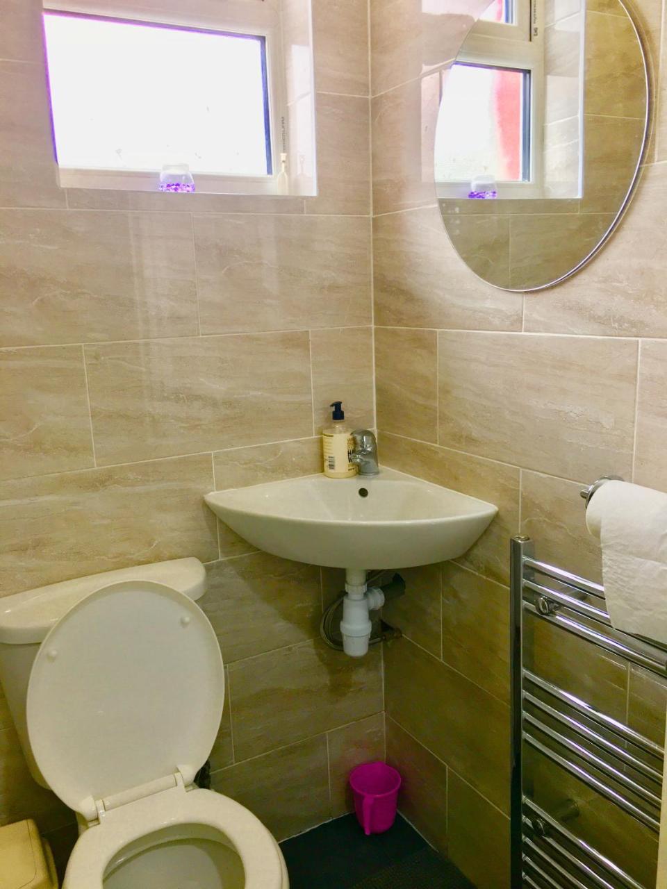 London 2 Bedroom Apartment, Kitchen, Reception And Private Garden المظهر الخارجي الصورة