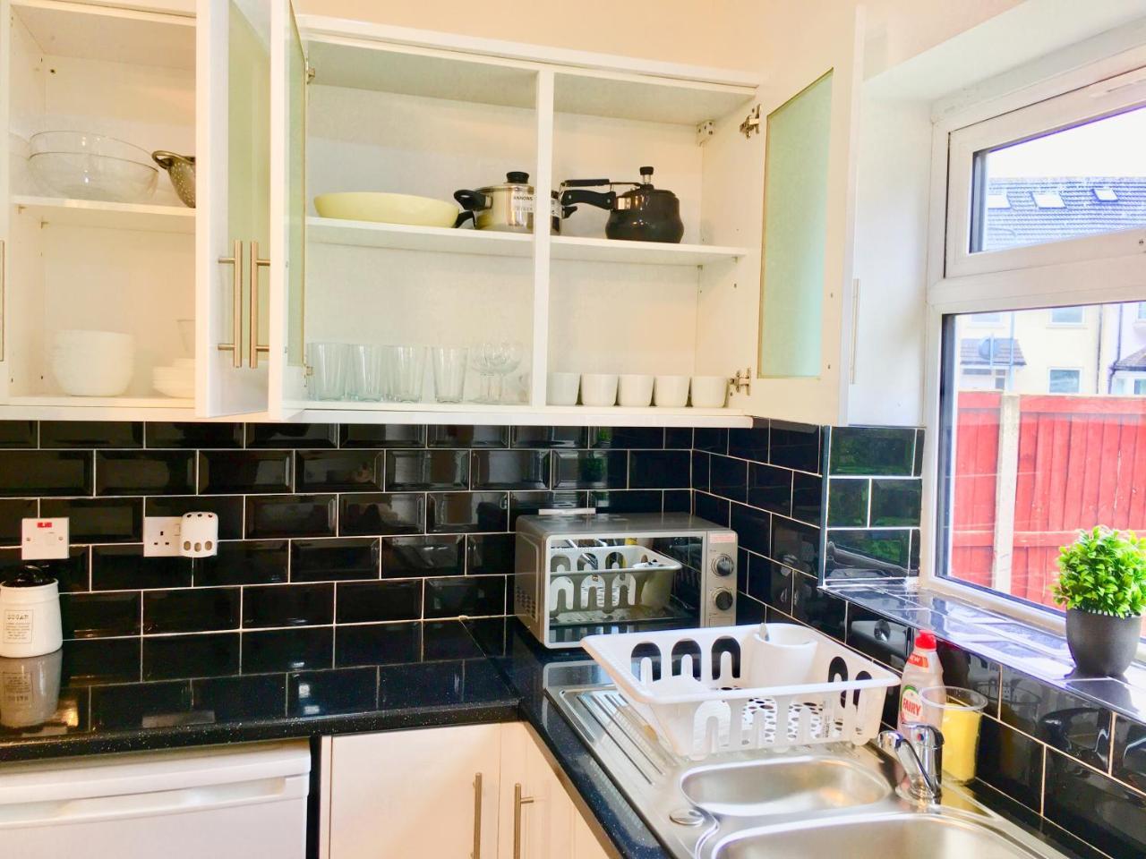 London 2 Bedroom Apartment, Kitchen, Reception And Private Garden المظهر الخارجي الصورة