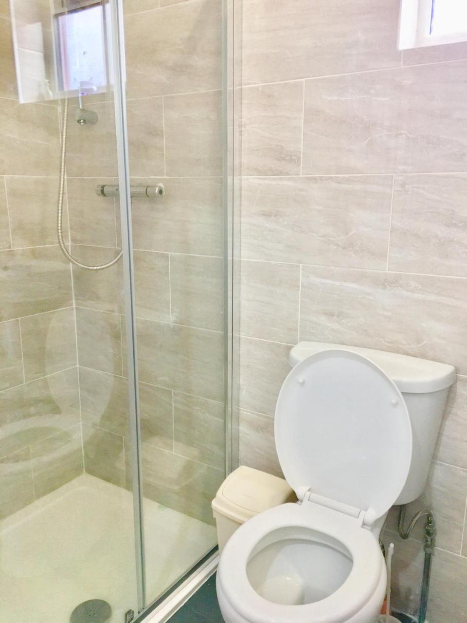 London 2 Bedroom Apartment, Kitchen, Reception And Private Garden المظهر الخارجي الصورة