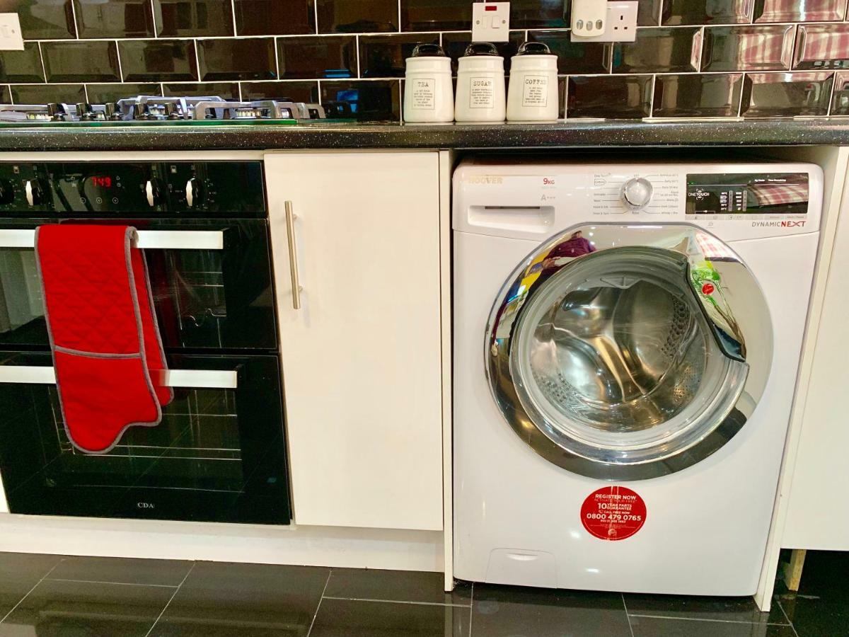 London 2 Bedroom Apartment, Kitchen, Reception And Private Garden المظهر الخارجي الصورة