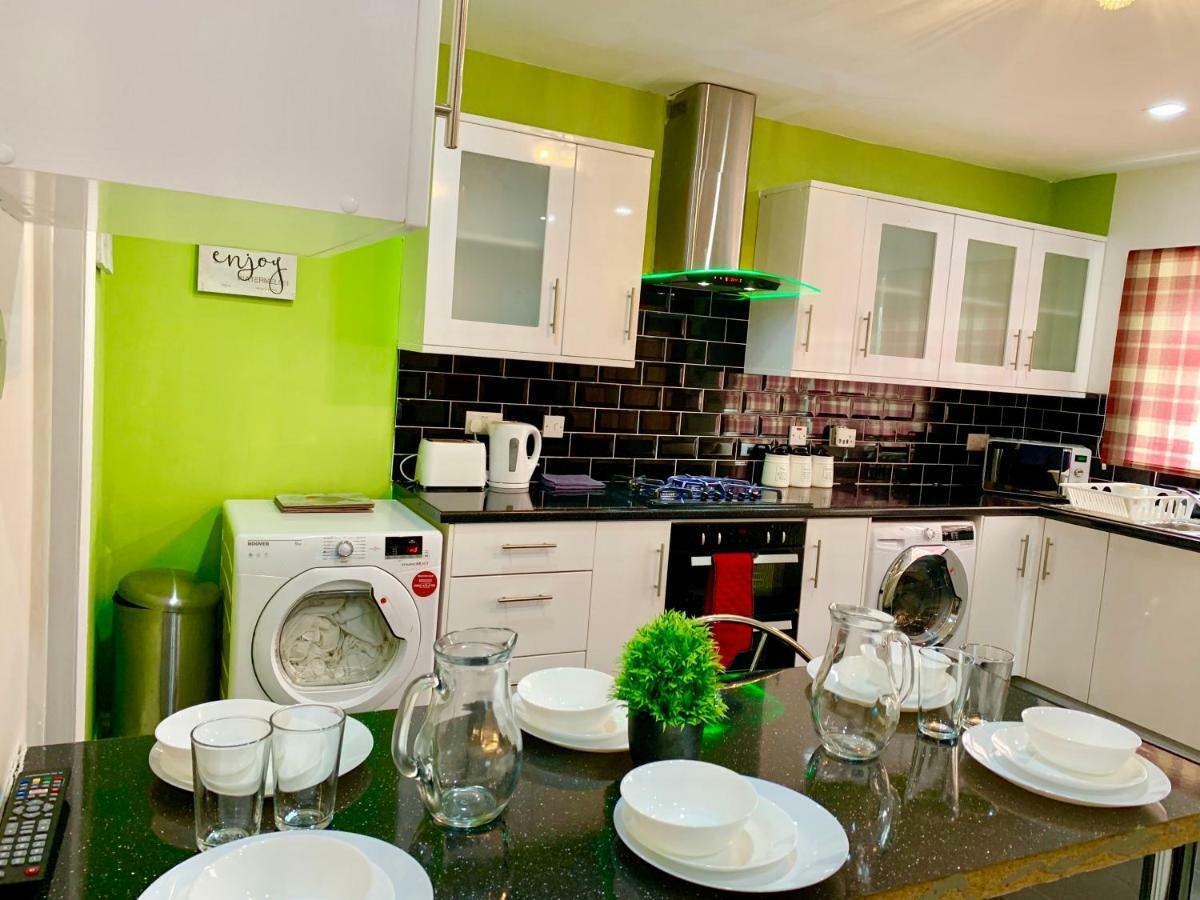 London 2 Bedroom Apartment, Kitchen, Reception And Private Garden المظهر الخارجي الصورة