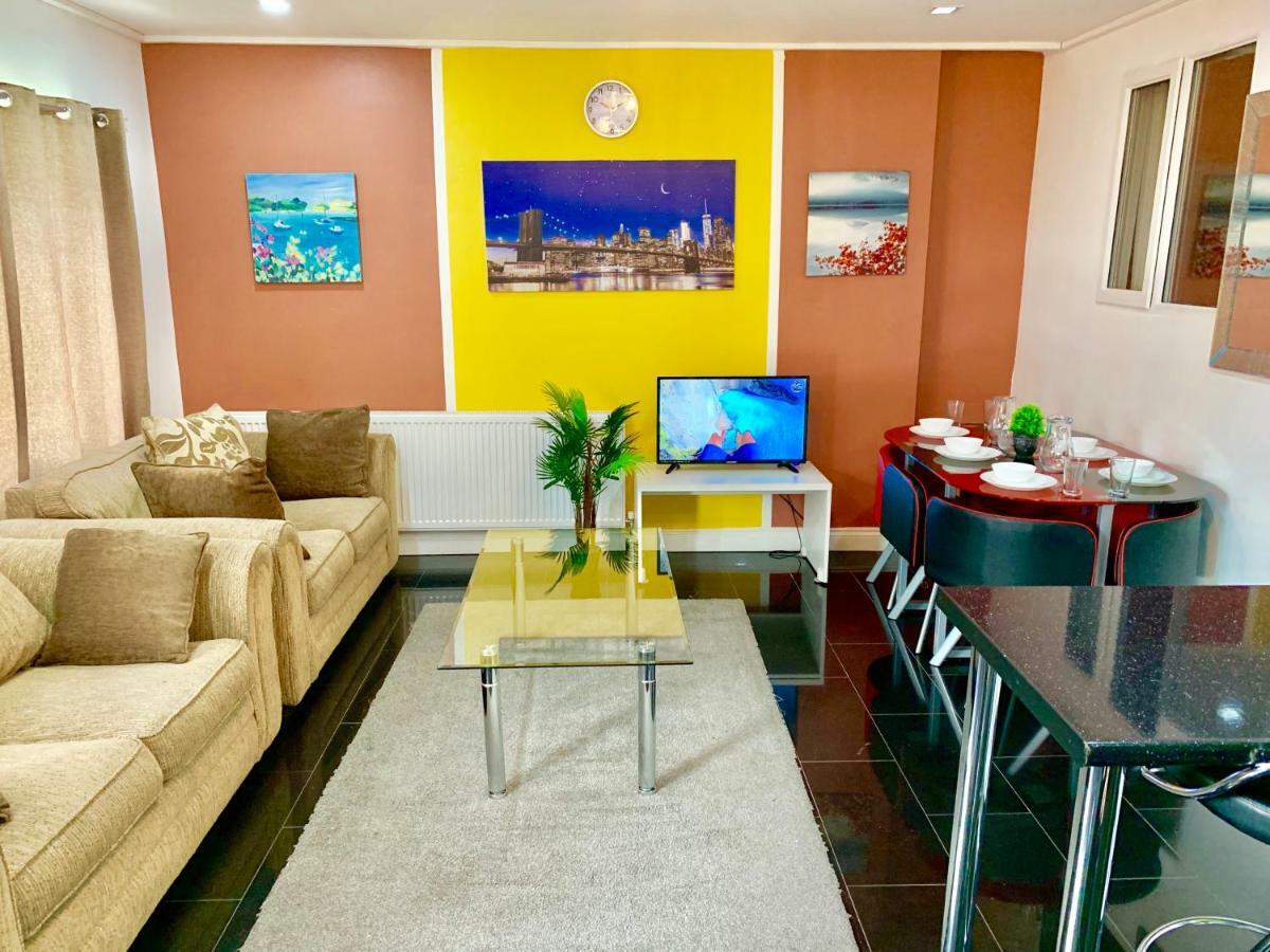 London 2 Bedroom Apartment, Kitchen, Reception And Private Garden المظهر الخارجي الصورة