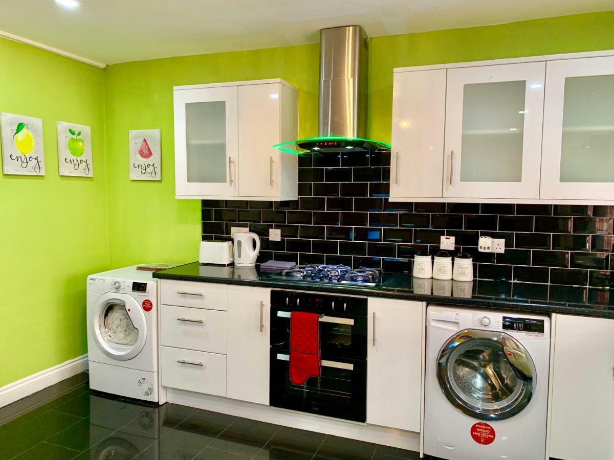 London 2 Bedroom Apartment, Kitchen, Reception And Private Garden المظهر الخارجي الصورة