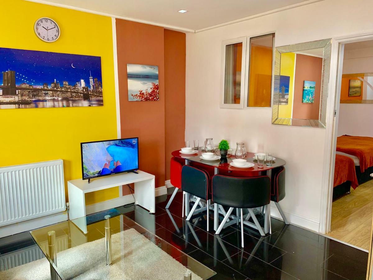 London 2 Bedroom Apartment, Kitchen, Reception And Private Garden المظهر الخارجي الصورة