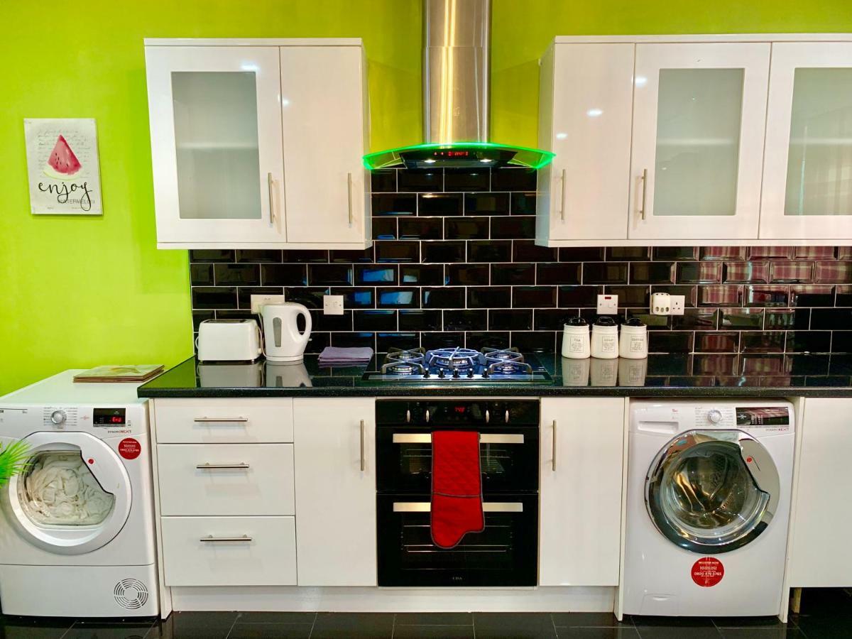 London 2 Bedroom Apartment, Kitchen, Reception And Private Garden المظهر الخارجي الصورة