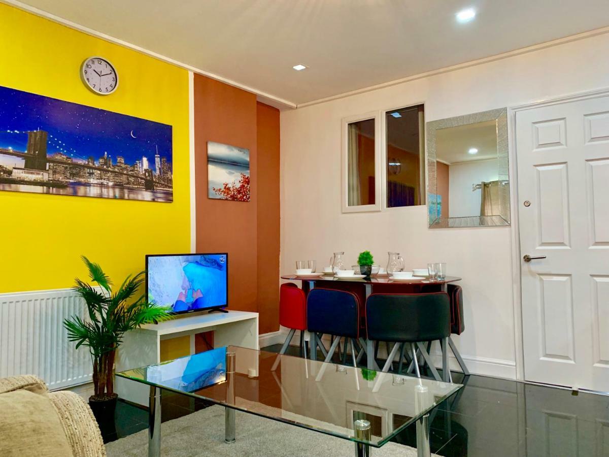 London 2 Bedroom Apartment, Kitchen, Reception And Private Garden المظهر الخارجي الصورة