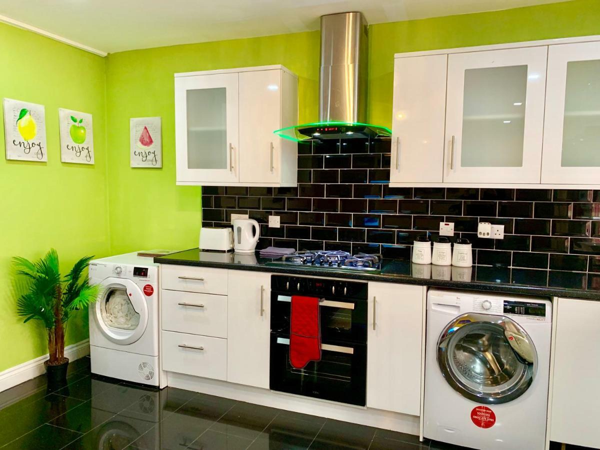 London 2 Bedroom Apartment, Kitchen, Reception And Private Garden المظهر الخارجي الصورة